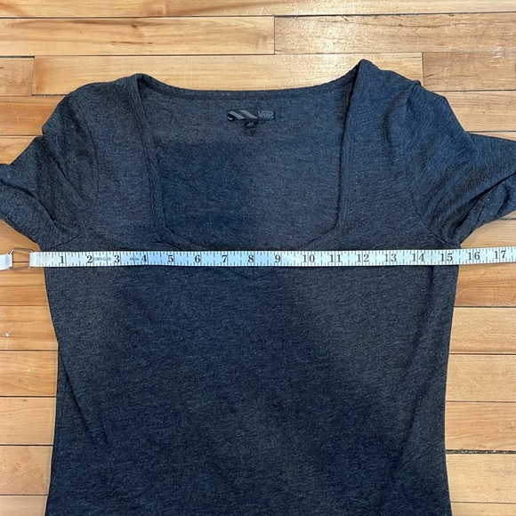 Vans Top - Picture 6 of 10